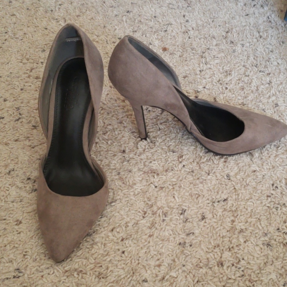 Womens s6 tan Charolette Russe heels
